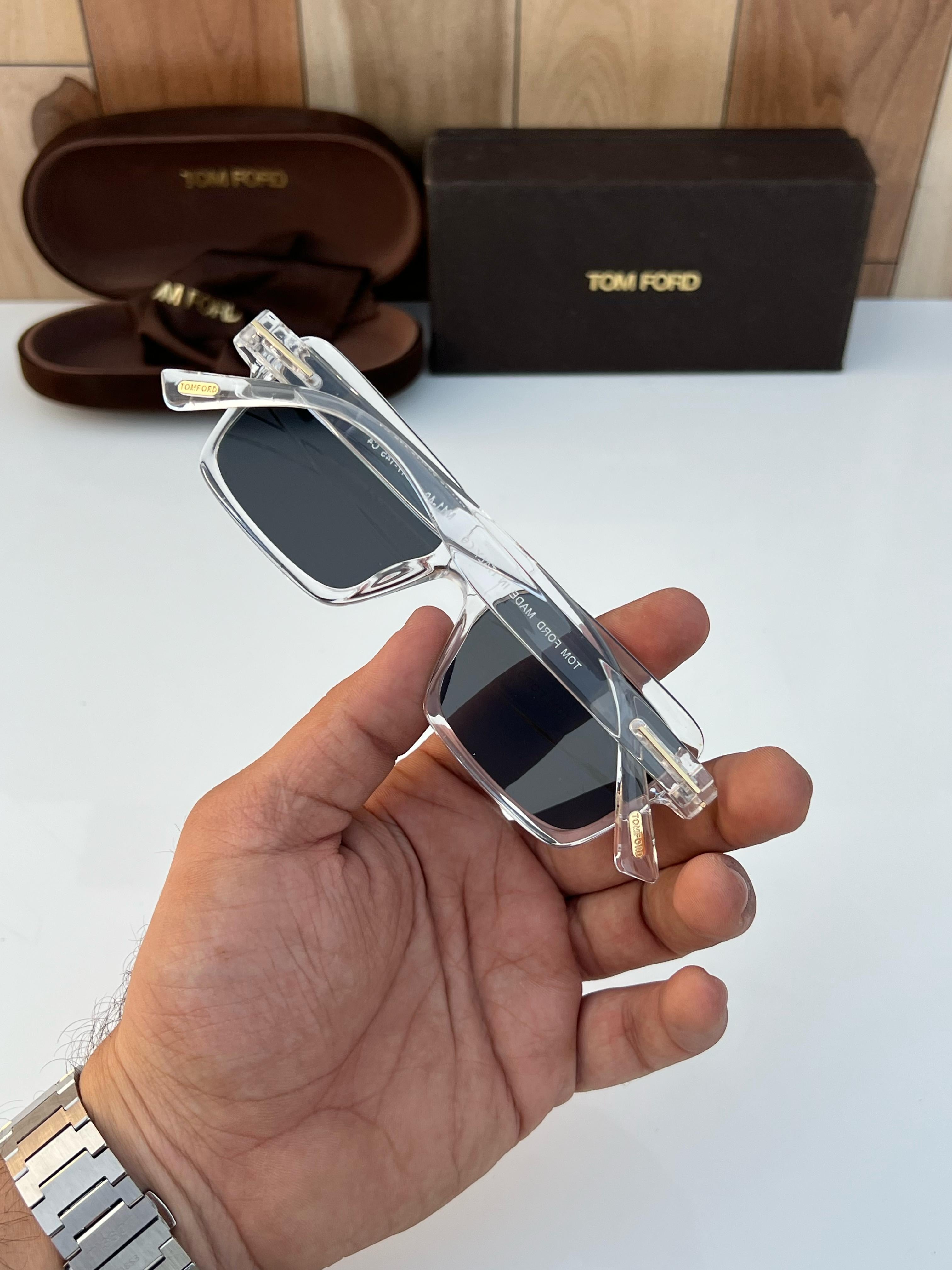 Tom_Ford 1146 transparent black