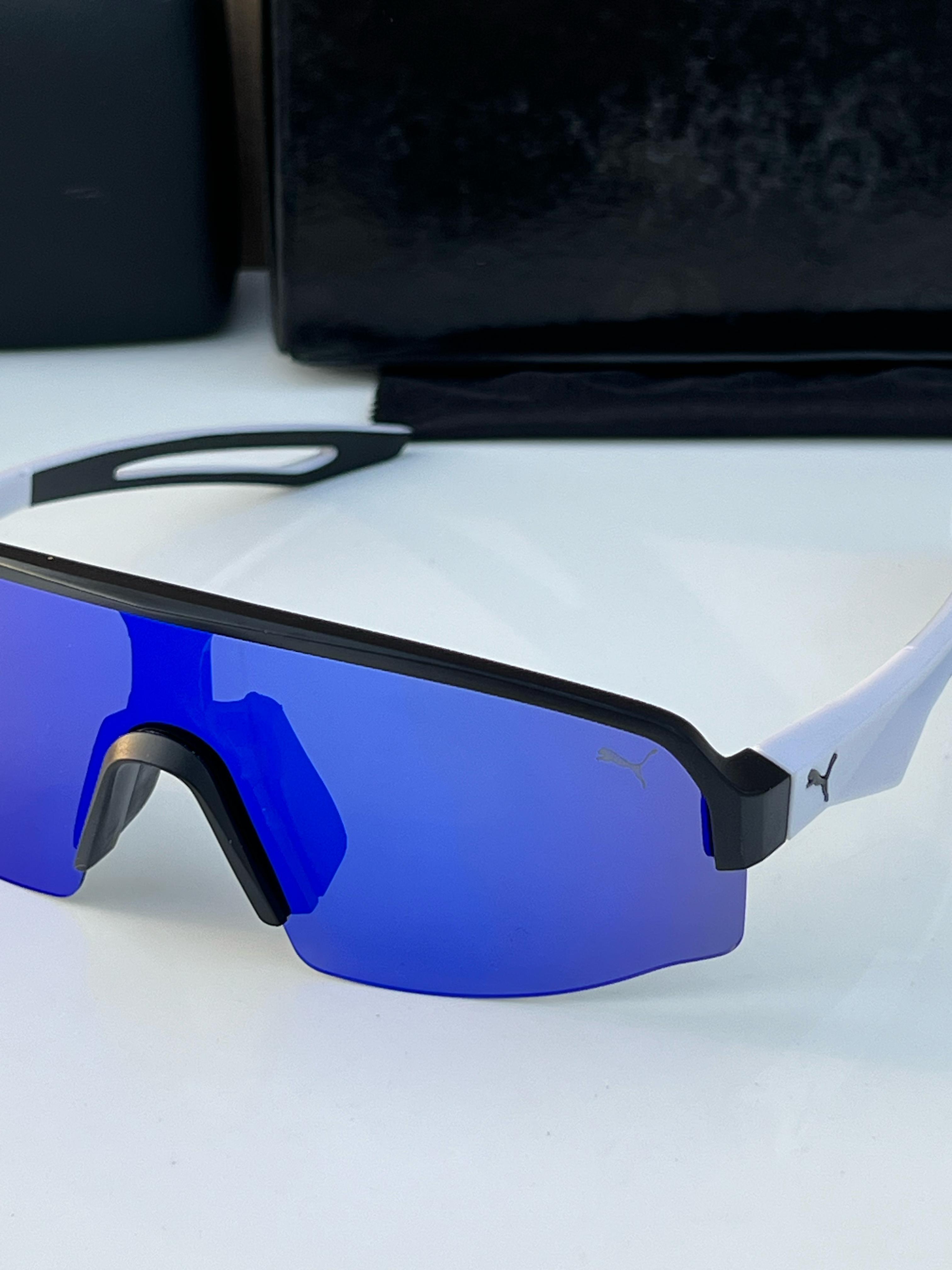 P_um_a 4943 black white blue A