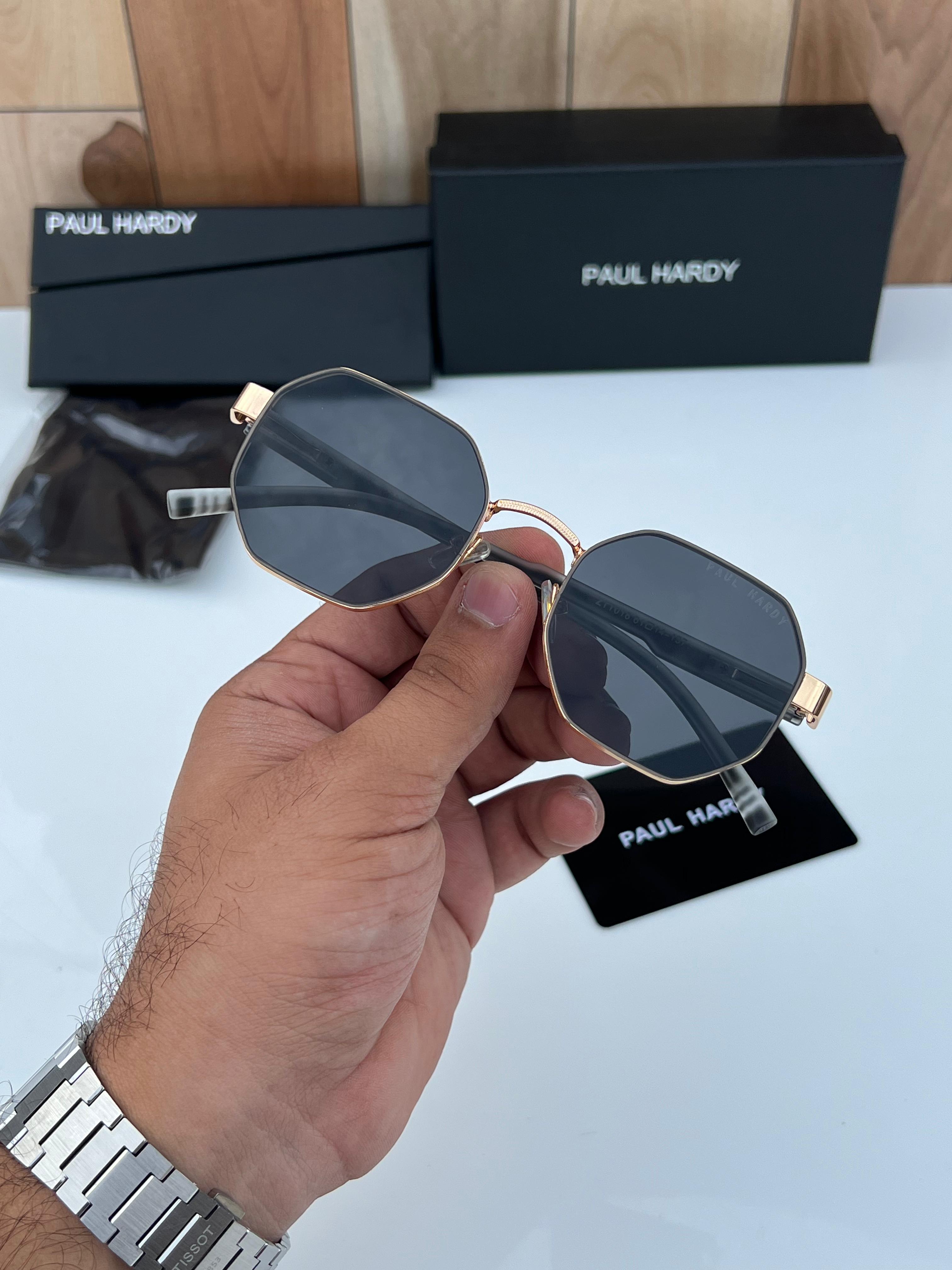 Pau  018 gold black A