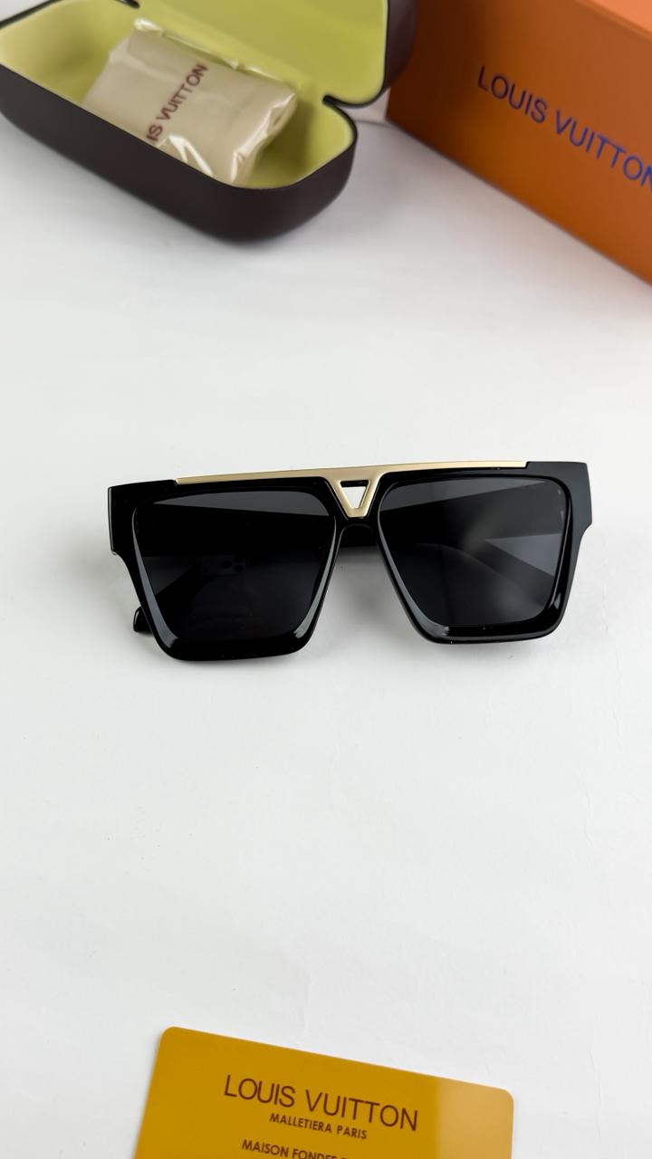 Louis vuitton 1502 black gold